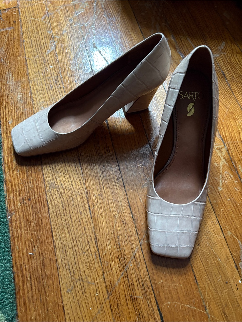 NEW Franco Sarto pumps (size 9)